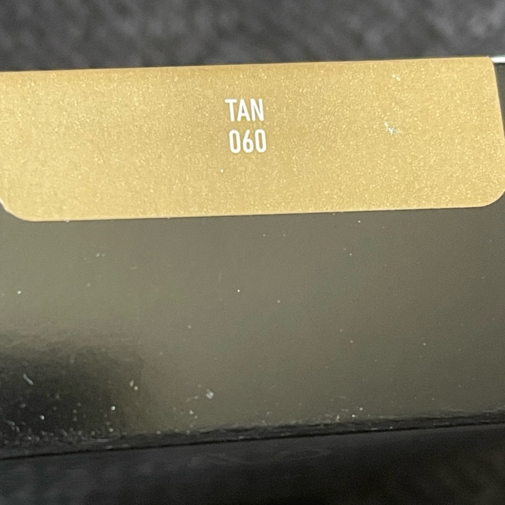 KVD Good Apple Tan 060 Full-Coverage Transfer-Proof Serum Foundation - Picture 5 of 6